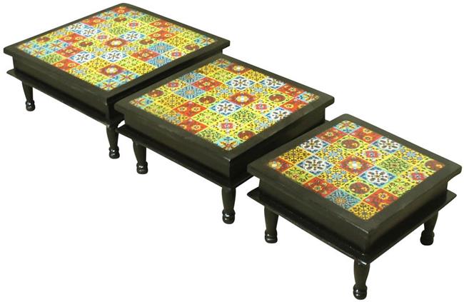 Set di 3 tavolinetti bassi indiani decoro ceramiche