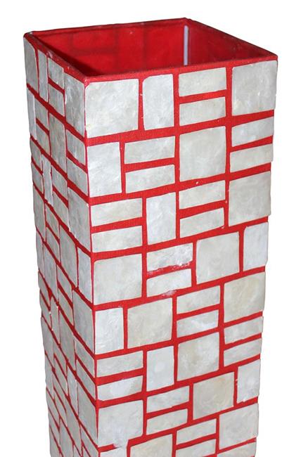 Lampada da terra etnica in madreperla bianca e fondo rosso